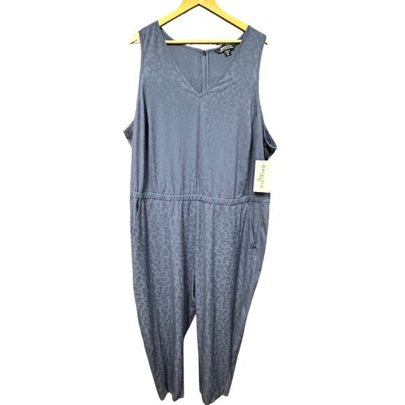 Athleta Brooklyn Textured Jumpsuit Blue SZ 24 NWT Animal Print Athleisure Comfy - Picture 1 of 9